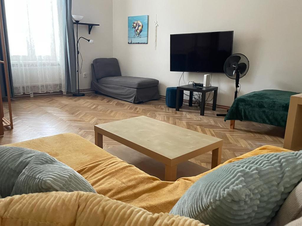 Apartment Green House - Old Town Bratislava Rum bild